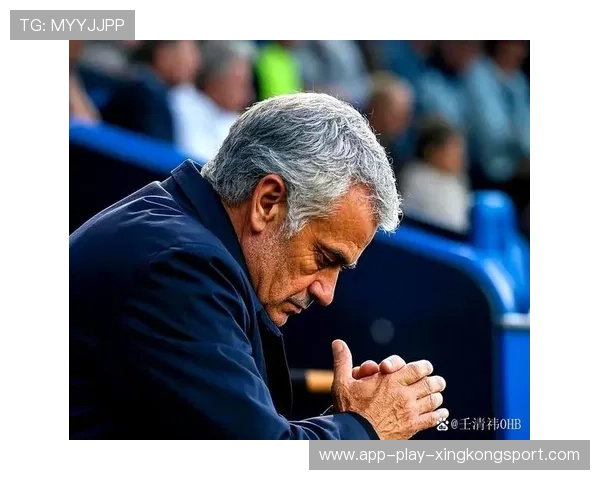 世界名帅怒踹广告牌，背后的深层次原因你知道吗？