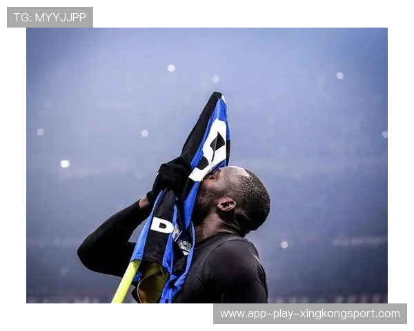 卢卡库细腻内线摆脱,强势攻势引来喝彩 卢卡库细腻内线摆脱,强势攻势引来喝彩