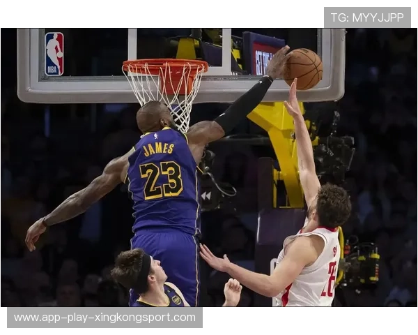 詹姆斯节末关键分制定局,湖人拿下硬仗